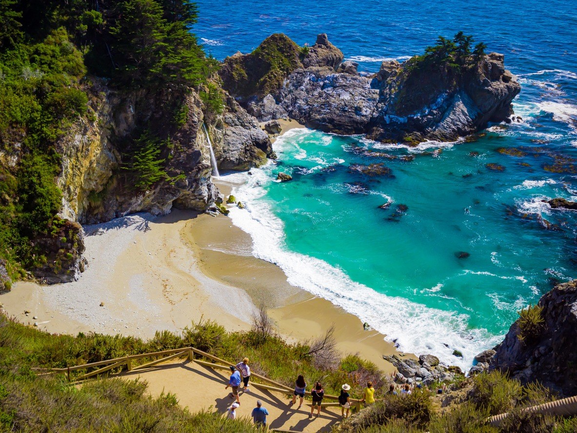 Coastal escape with ocean cliffs and turquoise water